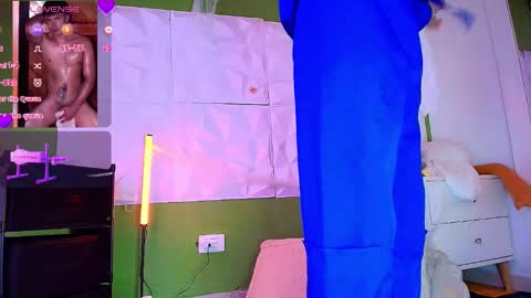 Snapshot of santyago_taylor chatting on October 2025 08:42:01 PM Santyago online show from October 2025 08:42:01 PM