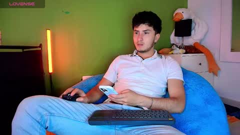 Snapshot of santyago_taylor chatting on November 2025 07:15:01 PM Santyago online show from November 2025 07:15:01 PM