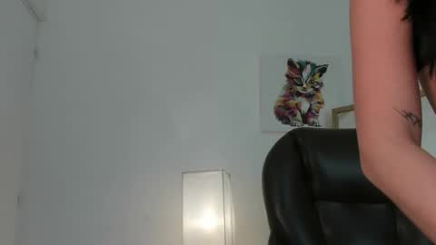    Safira     online show from December 2025 07:53:01 PM