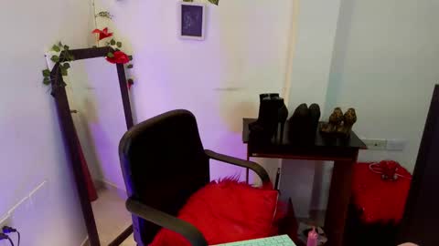 Carla online show from October 2025 04:23:02 AM