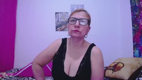 Snapshot of sara211 chatting on December 2024 12:15:01 PM sara online show from December 2024 12:15:01 PM