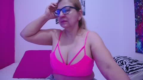 Snapshot of sara211 chatting on January 2025 02:19:01 PM sara online show from January 2025 02:19:01 PM