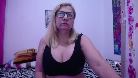 Snapshot of sara211 chatting on January 2025 10:27:01 AM sara online show from January 2025 10:27:01 AM