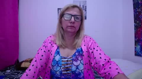 Snapshot of sara211 chatting on February 2025 03:26:01 PM sara online show from February 2025 03:26:01 PM