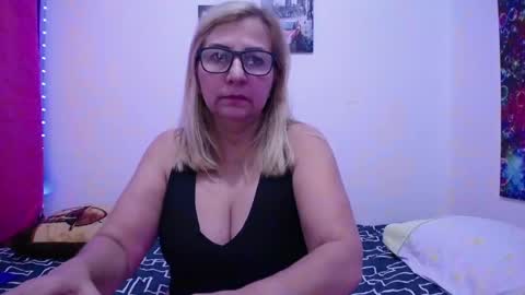 Snapshot of sara211 chatting on February 2025 09:43:01 PM sara online show from February 2025 09:43:01 PM