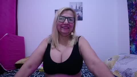 Snapshot of sara211 chatting on February 2025 11:35:01 PM sara online show from February 2025 11:35:01 PM