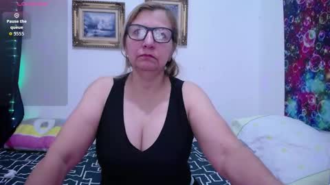 Snapshot of sara211 chatting on September 2025 01:25:02 PM sara online show from September 2025 01:25:02 PM