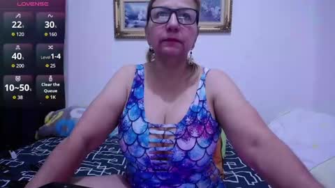 Snapshot of sara211 chatting on October 2025 01:20:01 PM sara online show from October 2025 01:20:01 PM