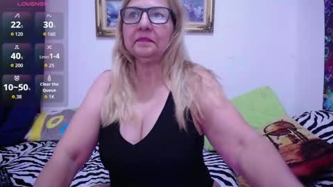 Snapshot of sara211 chatting on October 2025 02:57:02 AM sara online show from October 2025 02:57:02 AM