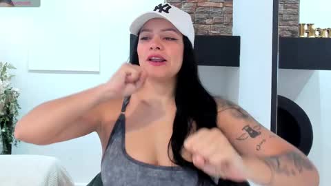 Snapshot of sara__michell chatting on October 2025 12:00:02 PM online show from October 2025 12:00:02 PM