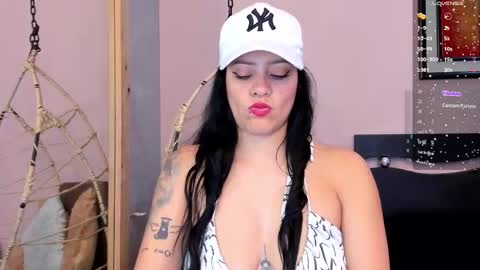 Snapshot of sara__michell chatting on October 2025 12:06:01 PM online show from October 2025 12:06:01 PM