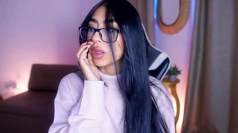 Sara  online show from December 2024 01:00:02 PM