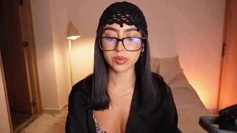 Snapshot of sara_albrecht chatting on February 2026 01:53:02 AM Sara online show from February 2026 01:53:02 AM