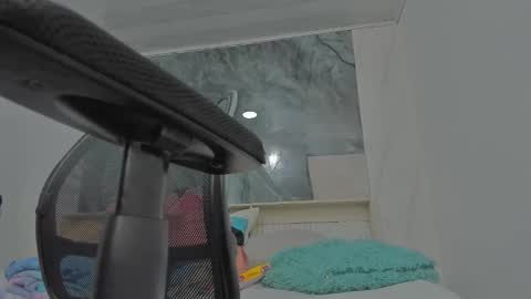 sara allenx online show from November 2025 01:34:02 PM