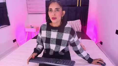 Snapshot of sara_cook chatting on April 2026 11:52:02 AM Sara Cook online show from April 2026 11:52:02 AM