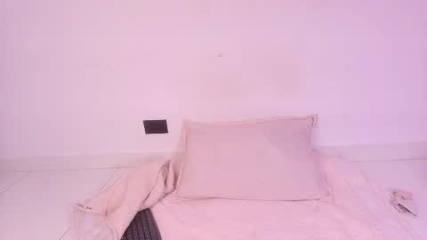 Snapshot of sara_cook chatting on May 2026 12:01:01 PM Sara Cook online show from May 2026 12:01:01 PM