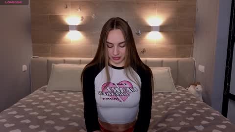 Snapshot of sara_crosss chatting on January 2025 06:02:02 AM Sara online show from January 2025 06:02:02 AM