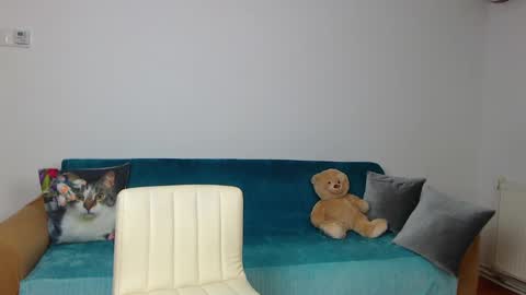 Im Sara I am happy to be here  online show from February 2025 08:16:01 PM