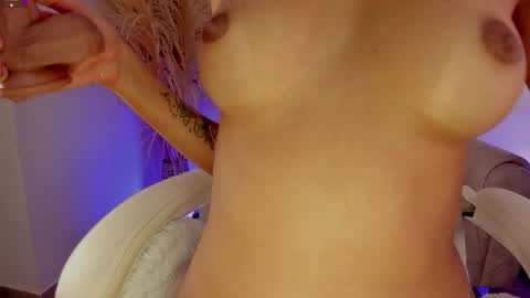 S A R A online show from December 2025 01:34:01 AM