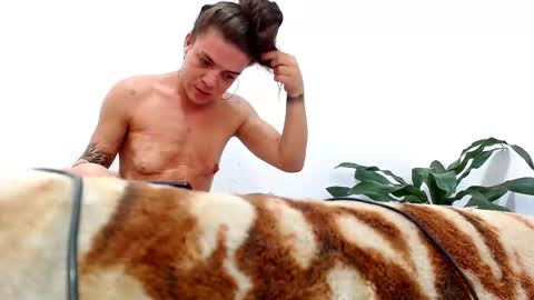 sara_johnson__ online show from October 2025 03:25:02 PM