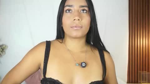  Sara Jones  online show from December 2025 07:32:01 PM