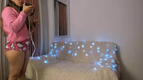 Snapshot of sara_kaii chatting on May 2026 06:04:01 PM sara_kaii online show from May 2026 06:04:01 PM