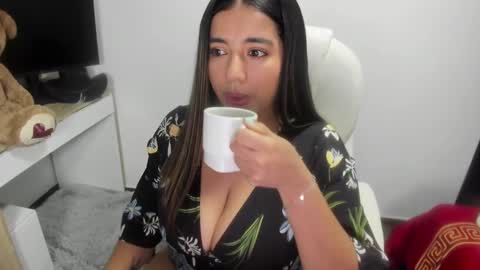 sarah  LIZCANO....... online show from February 2025 10:48:02 AM