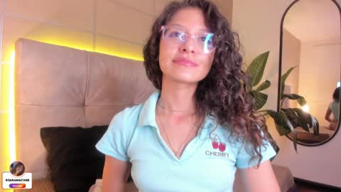 Snapshot of sara_mac_ chatting on April 2026 04:15:02 PM Sara online show from April 2026 04:15:02 PM