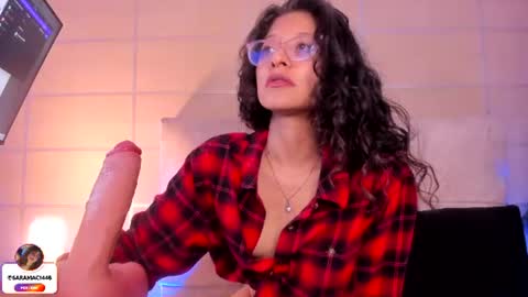 Snapshot of sara_mac_ chatting on July 2026 03:32:02 PM Sara online show from July 2026 03:32:02 PM