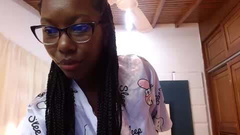 S A R A online show from December 2025 11:19:01 AM