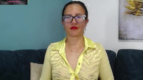 Sara   online show from March 2026 09:43:02 PM