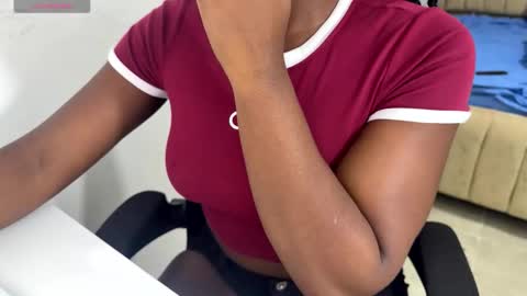 Sara online show from October 2025 12:14:01 AM