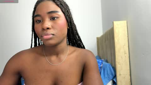 Snapshot of sara_muscle chatting on April 2026 12:16:01 AM Sara online show from April 2026 12:16:01 AM