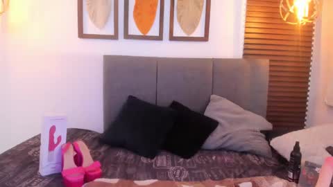 sara_parker22 online show from February 2025 11:13:02 AM