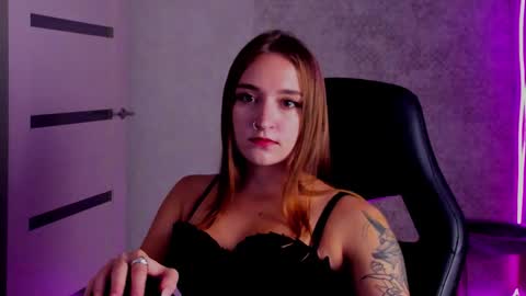 Sara online show from September 2025 08:32:02 PM