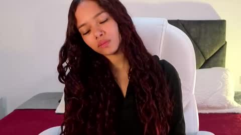 sara  online show from September 2025 04:08:01 PM