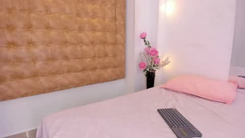 Snapshot of sara_sm1th_ chatting on April 2026 12:29:02 PM sara_sm1th_ online show from April 2026 12:29:02 PM