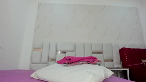 sara_sm1th_ online show from May 2026 11:26:01 AM