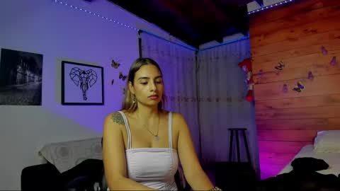 Snapshot of sara_thompson01 chatting on February 2026 05:49:01 AM SARA online show from February 2026 05:49:01 AM