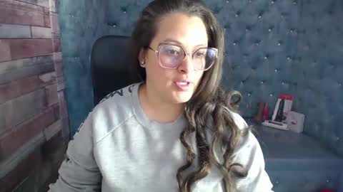 sara_thonson_ online show from September 2025 03:30:02 AM