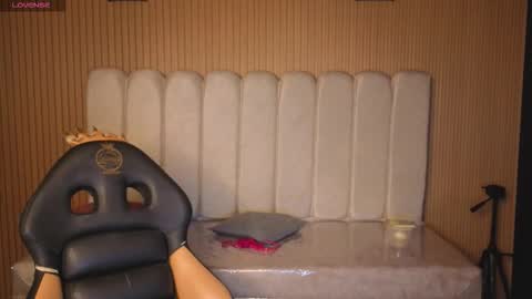 sara_valderrama_ online show from December 2025 12:01:02 PM