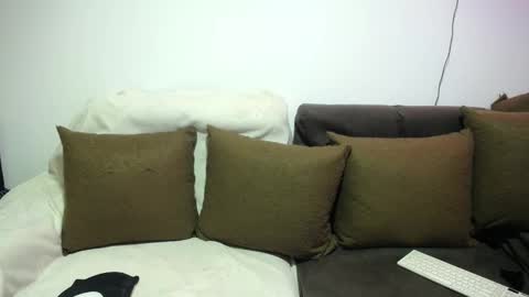  1 online show from February 2025 10:00:02 AM