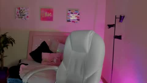 Sarah Ramirez online show from March 2025 06:00:01 PM