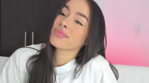 Sara online show from October 2025 08:43:01 PM