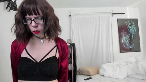 Snapshot of saradesirexo chatting on March 2025 10:51:01 AM Sara Desire online show from March 2025 10:51:01 AM