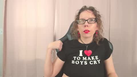 Snapshot of saradesirexo chatting on September 2025 01:49:01 PM Sara Desire online show from September 2025 01:49:01 PM