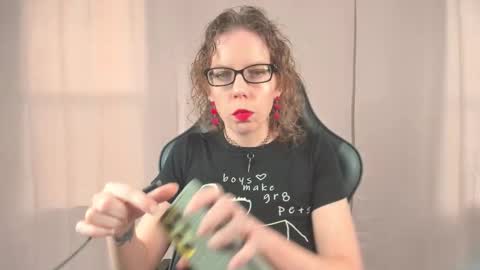 Snapshot of saradesirexo chatting on October 2025 12:55:02 PM Sara Desire online show from October 2025 12:55:02 PM