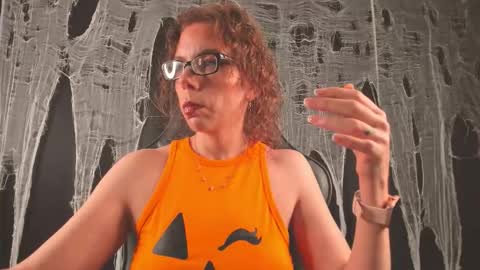 Snapshot of saradesirexo chatting on October 2025 12:19:02 PM Sara Desire online show from October 2025 12:19:02 PM