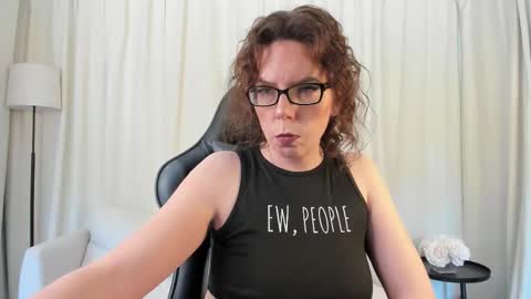 Snapshot of saradesirexo chatting on March 2026 04:24:02 PM Sara Desire online show from March 2026 04:24:02 PM