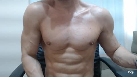 saradorj92 online show from December 2024 08:09:01 PM